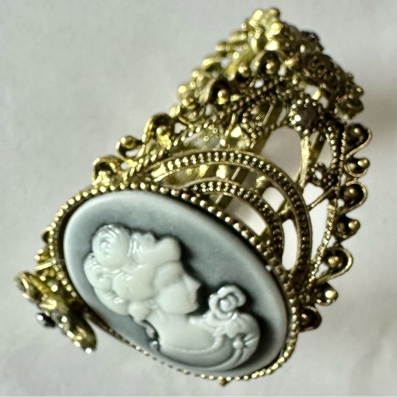 Cameo Bracelet Cuff Victorian Style - Picture 1 of 5